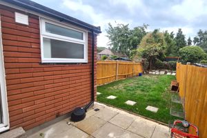 Garden and patio- click for photo gallery